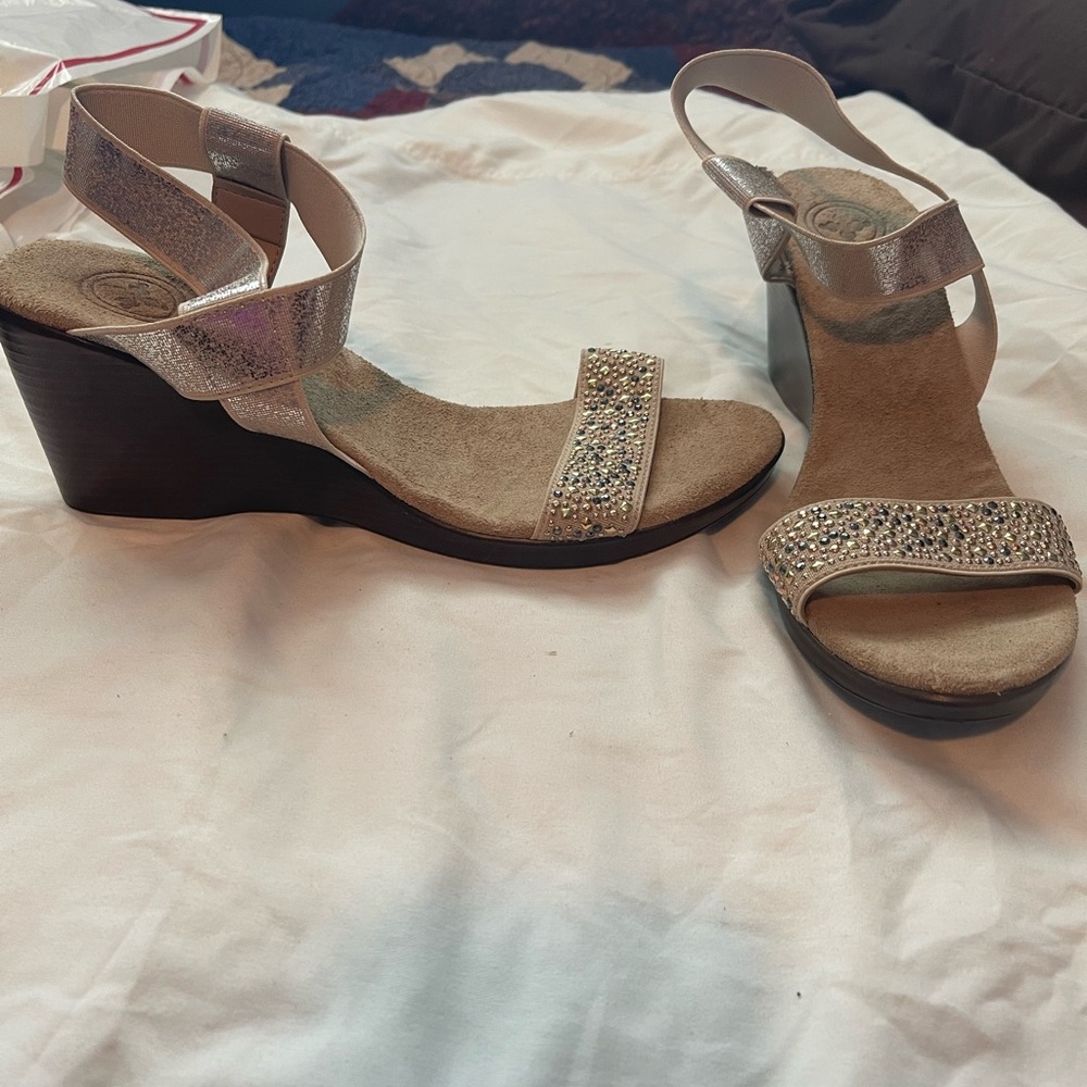 Charleston Shoe Company “Dewberry” sandals. 9M. Gold/tan. Never worn.